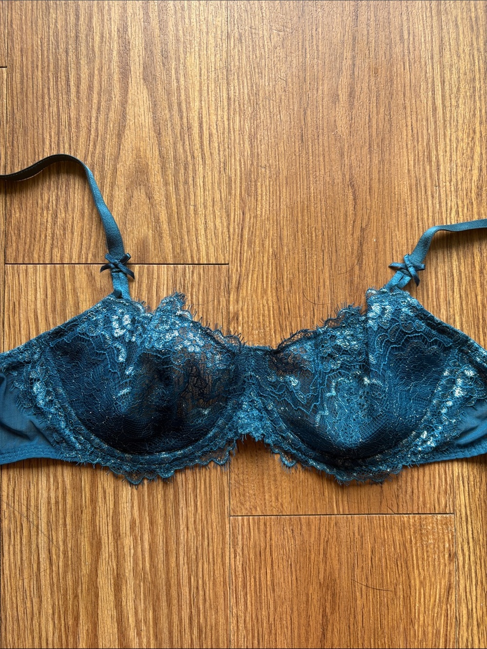 Victoria's Secret Teal Lace Underwire Bra